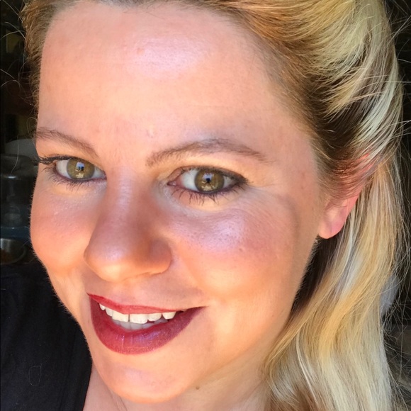 Profile Picture of Heather Chase (@davidachase) on Poshmark