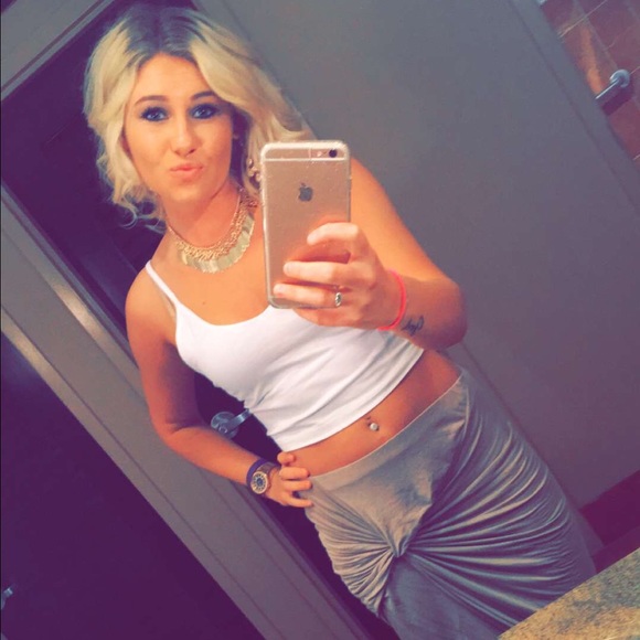 Profile Picture of Sarah Haungs (@sarahjo21595) on Poshmark