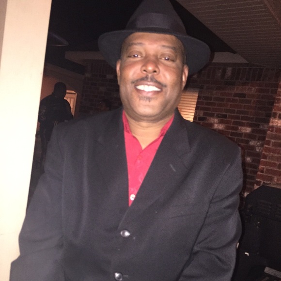 Profile Picture of Carl Gordon (@flash2x) on Poshmark