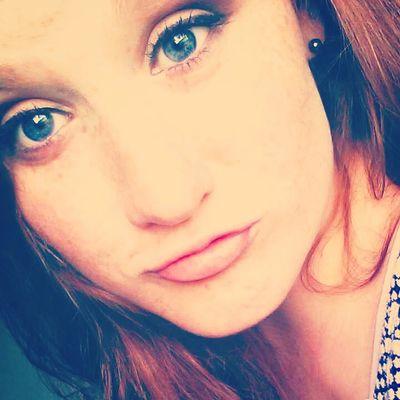 Profile Picture of Elizabeth Putt (@ElizabethPutt) on Twitter