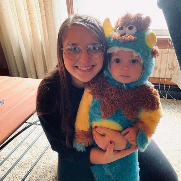 Profile Picture of Cheyenne Trauterman (@cnt98) on Poshmark