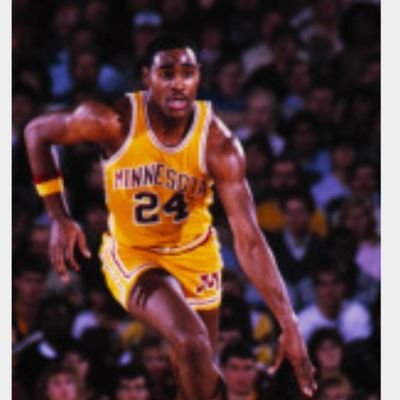 Profile Picture of Marc Wilson 🏀 (@CoachWilson24) on Twitter