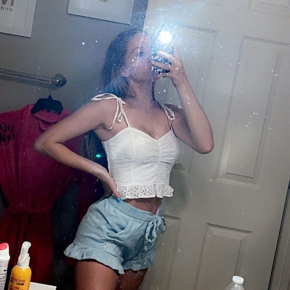 Profile Picture of Erika Starzyk (@estarzyk21) on Poshmark