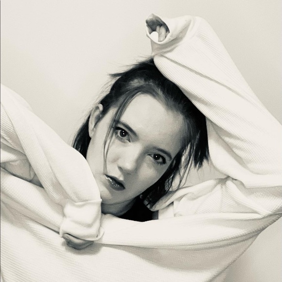 Belle Zoerner - Poshmark Profile Picture of Belle Zoerner (@little_zemzem_) on Poshmark