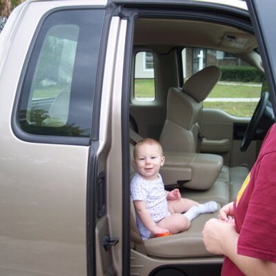 Profile Picture of Barbara Holbrook (@Contrgrl) on Twitter