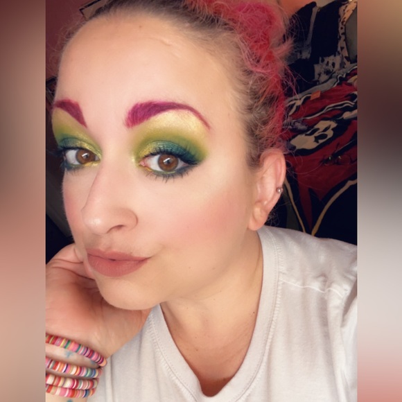 Profile Picture of Steffy Sonner (@thepeenkbomb) on Poshmark