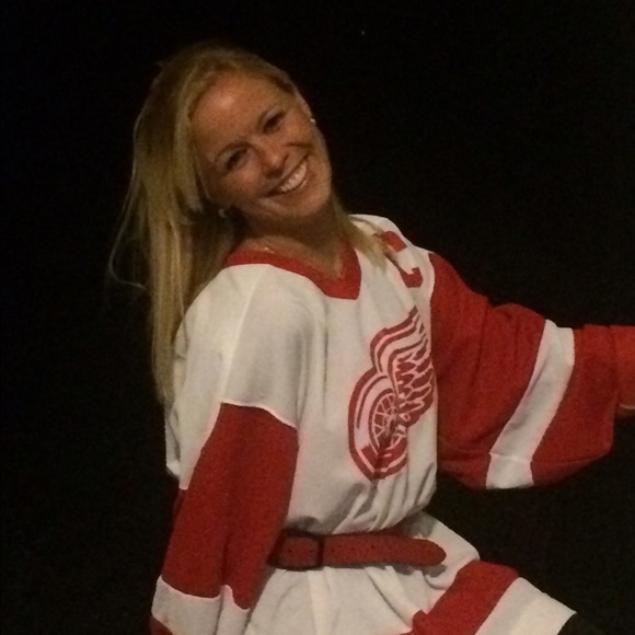 Profile Picture of Kathleen Degenhardt (@kldegenhardt) on Poshmark