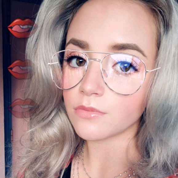 Profile Picture of Amy Casey (@amyzing_) on Poshmark
