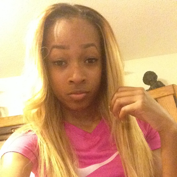 Profile Picture of Marilyn Mack (@twiggyyy) on Poshmark