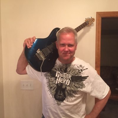 Profile Picture of Jim Timm (@GuitarHeroNo0) on Twitter