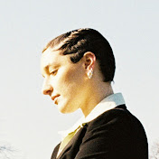 Profile Picture of Laura Roy (@lauraroymusic) on Youtube