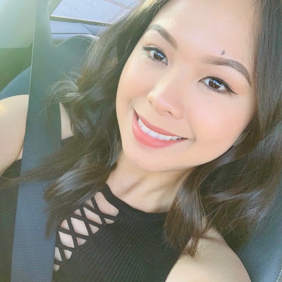 Profile Picture of Jessa Calumpit (@jmcalumpit) on Poshmark