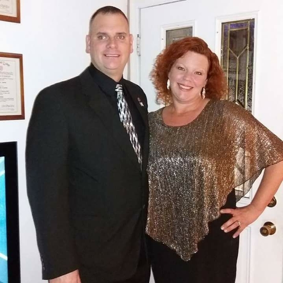 Jennifer Wydra - Poshmark Profile Picture of Jennifer Wydra (@nnejton) on Poshmark