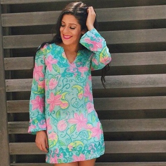 Profile Picture of Sarah Camden (@sarahcamden) on Poshmark