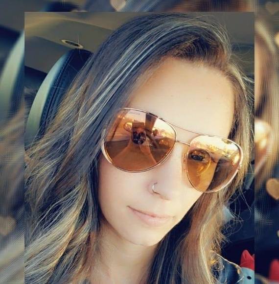 Profile Picture of Amber Mcjunkin (@ambermcjunkin) on Poshmark