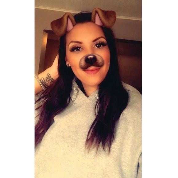 Ashley Anaka - Poshmark Profile Picture of Ashley Anaka (@pizzaqueen23) on Poshmark