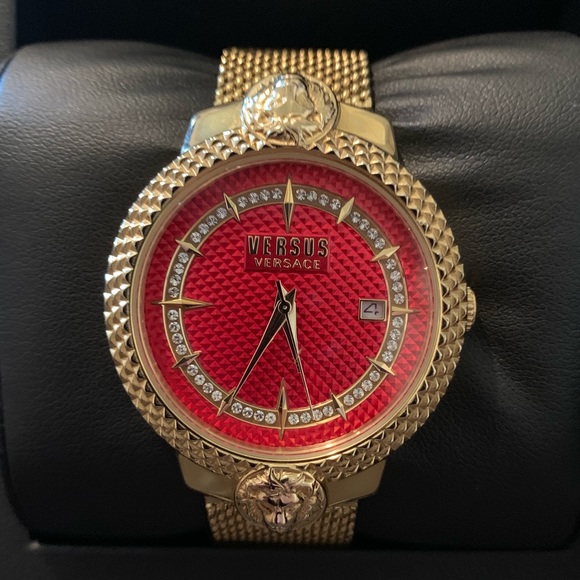 Profile Picture of Adam Ferries (@adam1602) on Poshmark