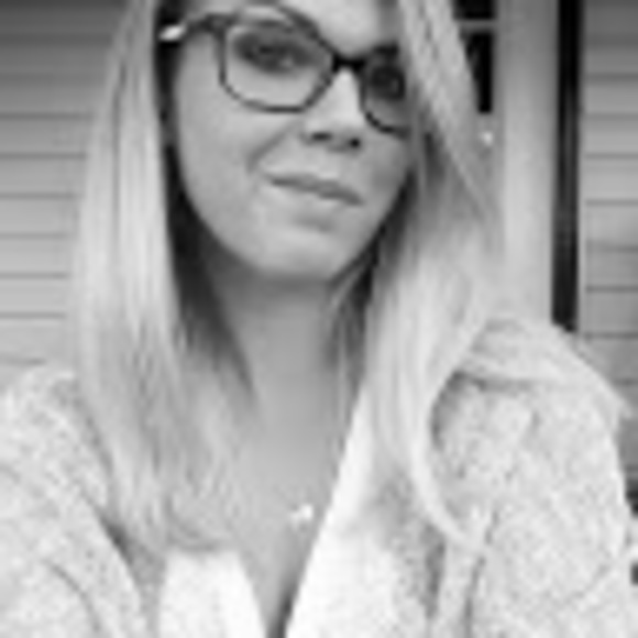 Profile Picture of Kelsey Bachinski (@bugera2k) on Poshmark