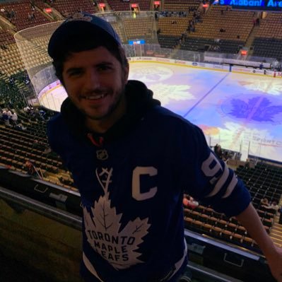 Profile Picture of Taylor Choma (@TaylorC_2112) on Twitter