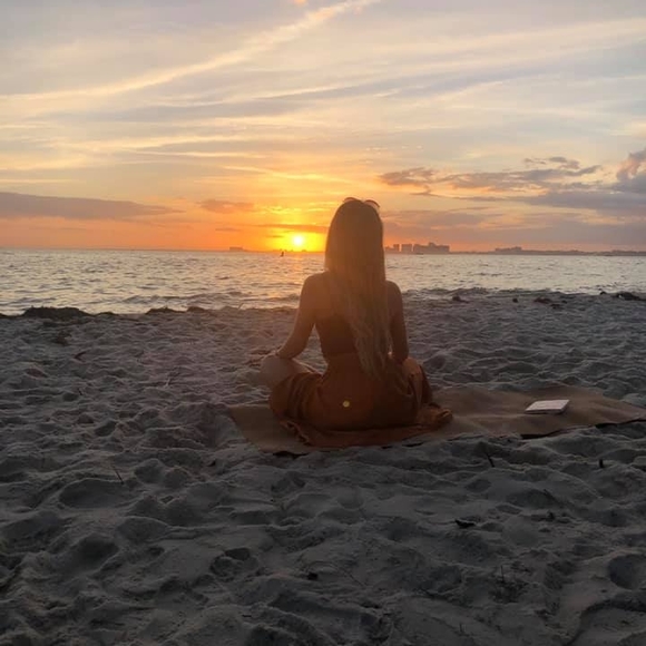 Profile Picture of Leanne Rodriguez (@leannemarie23) on Poshmark