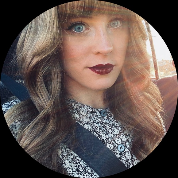 Profile Picture of Danielle Cornwell (@daniellegjesdal) on Poshmark