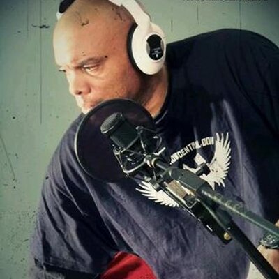 Profile Picture of Shawn Carlisle (@degree451) on Twitter