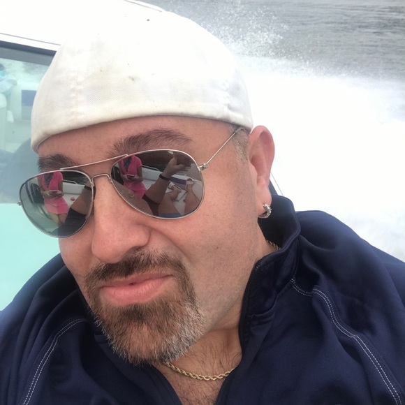 Profile Picture of Joshua Droppleman (@joshwv1981) on Poshmark