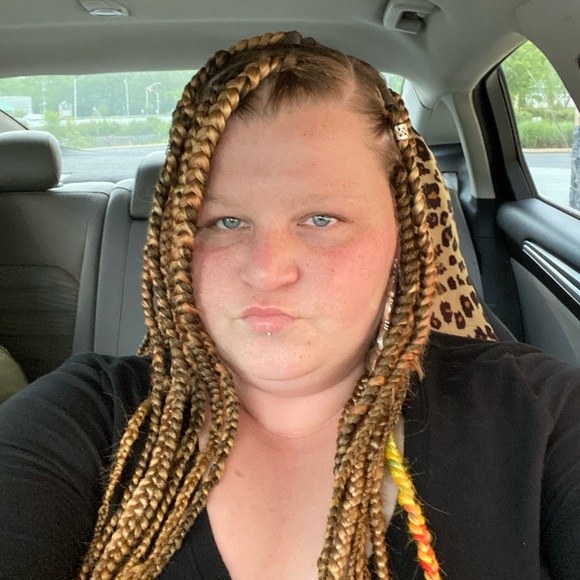 Profile Picture of Jamie Grabinski (@jamiegrabinski) on Poshmark