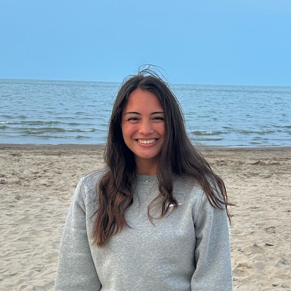 Profile Picture of Jenna Sperry (@jnorvell_) on Poshmark