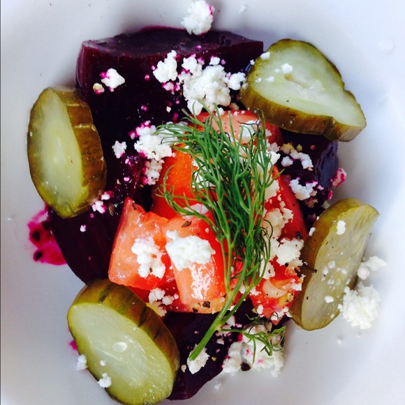 Profile Picture of Rae Holt (@rshholt) on Poshmark