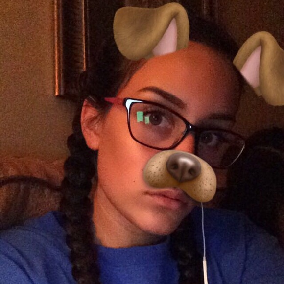 Profile Picture of Sarah Diemel (@sarahd428) on Poshmark