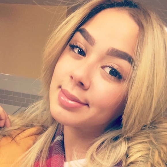 Profile Picture of Gabby Sahdala (@maybeitsgabby) on Poshmark