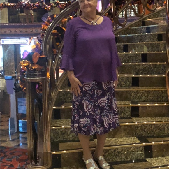 Profile Picture of Gwen Pippin (@g_pippin) on Poshmark