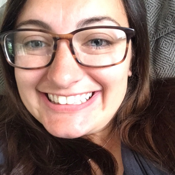 Profile Picture of Caitlin Cordova (@caitcordova) on Poshmark