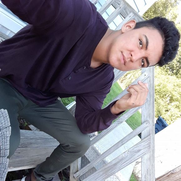Profile Picture of John Maldonado (@johnmaldonad460) on Poshmark