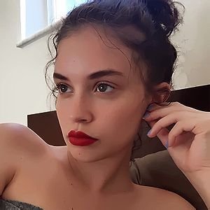 Profile Picture of Sabrina Claudio (@babypuffgirl) on Twitter
