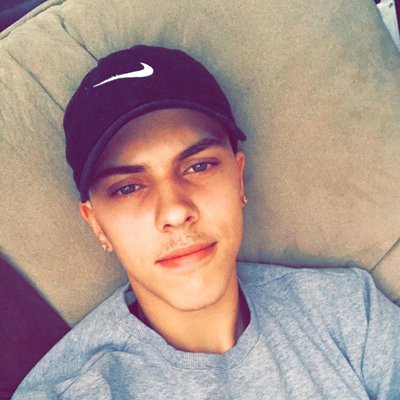 Profile Picture of Mitchell Hunt (@MITCHELLHUNT_) on Twitter