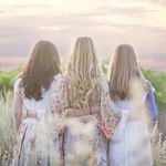 Profile Picture of Lisa MacNeille (@lillamacdesigns) on Instagram