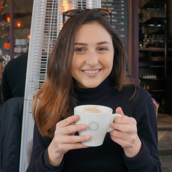 Profile Picture of Sarah Karver (@sarahkarver) on Poshmark