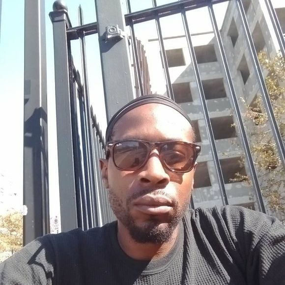 Profile Picture of Omar Nelson (@odewnel) on Poshmark