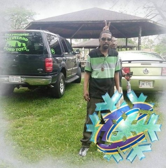 Profile Picture of Derrick Fields (@fieldsdonel) on Poshmark