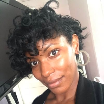 Profile Picture of Simone S. Oliver (@SimoneSOliver) on Twitter