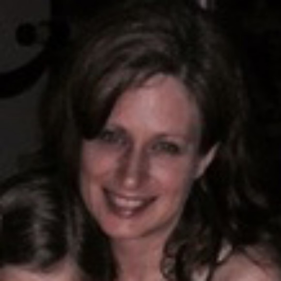 Profile Picture of Dayna Myers (@daynakmy) on Poshmark