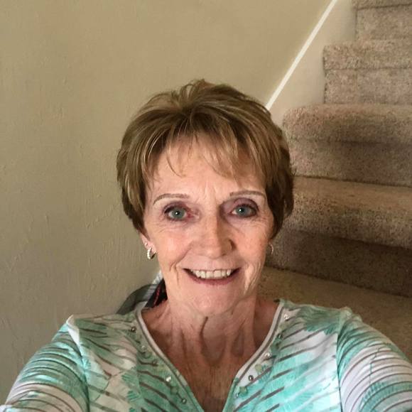 Profile Picture of Valerie Lecompte (@bealsy) on Poshmark