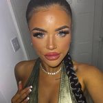 Profile Picture of Hollie (@hollie.manning) on Instagram