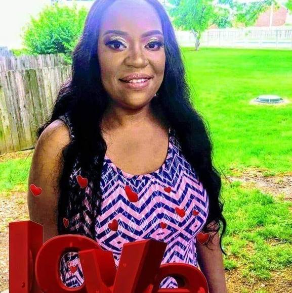 Profile Picture of Sharnell Thomas (@sharnell_thomas) on Poshmark