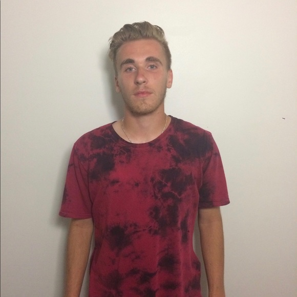 Profile Picture of Matthew Kulpinski (@mkulpinski) on Poshmark