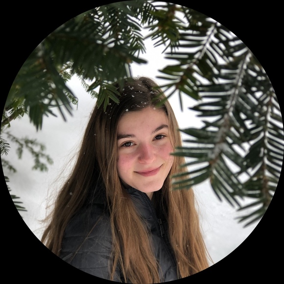 Profile Picture of Emilia Nicometo (@enicometo) on Poshmark