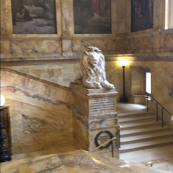 Profile Picture of Glenny Luna (@glenny3) on Poshmark