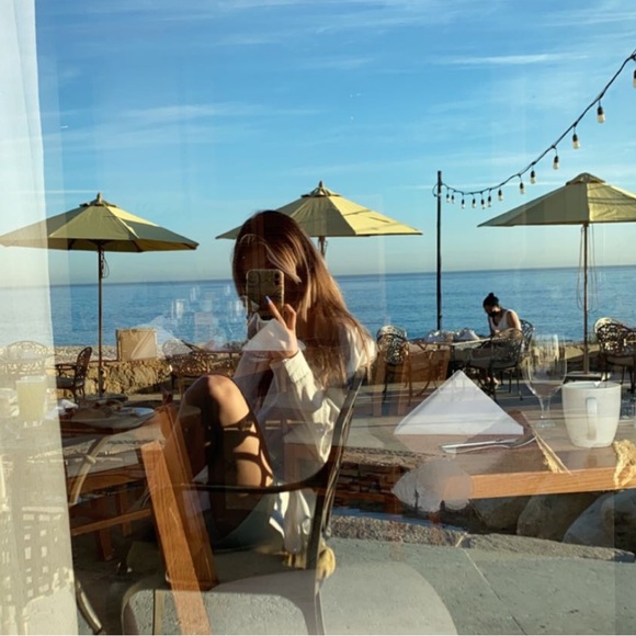 Profile Picture of Samantha Denion (@samanthadenion) on Poshmark